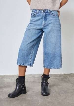 sisters-point-olina-je-short-medium-blue-denim