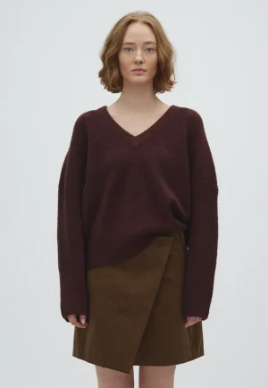 mbym-gillian-v-m-knitted-sweater-deep-maroon-mix